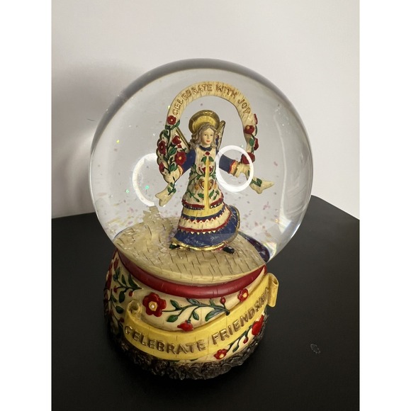 ❄️ Vintage Musical Snow Globe – "Celebrate Friendship" – A Heartwarming Keepsake - Picture 10 of 10